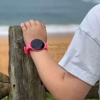 Pjama_pink_vibrating_watch_beach-e1694784861773-600x600 (2) Pjama daytime watch